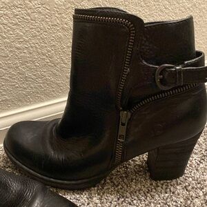 Born 7.5 gently used black leather boots
